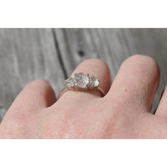 alternative raw diamond engagement ring raw crystal size 4 5 6 7 8 8 9 1… - Picture 2 of 4